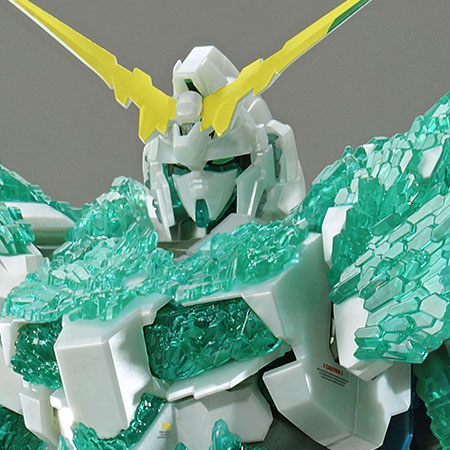 THE GUNDAM BASE LIMITED UNICORN GUNDAM (LUMINOUS CRYSTAL BODY)
